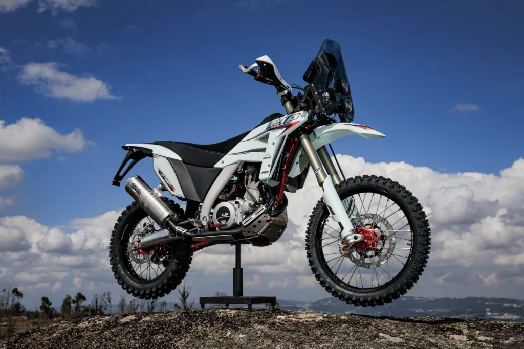AJP Moto PR7 White